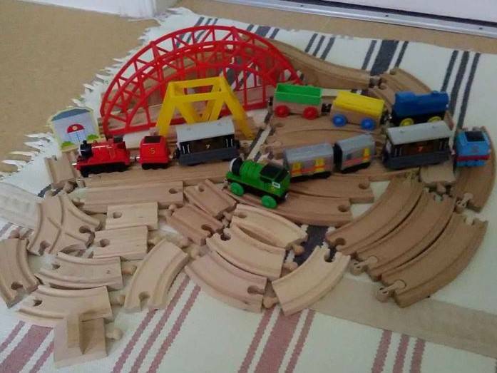 thomas the tank engine toy track